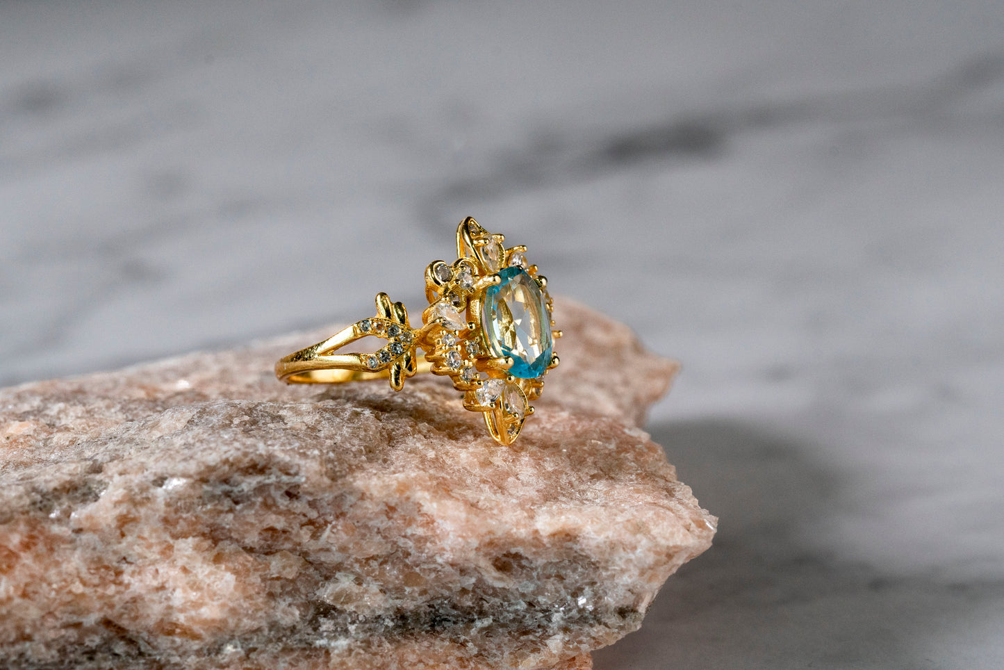 Aqua Blossom Diamond Mosaic Ring in 18k Gold