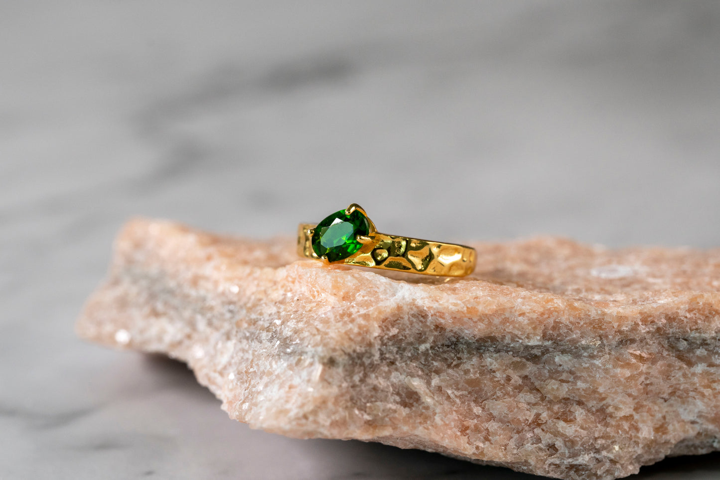 Artisanal Diopside Solitaire in Faceted 18K Gold Band