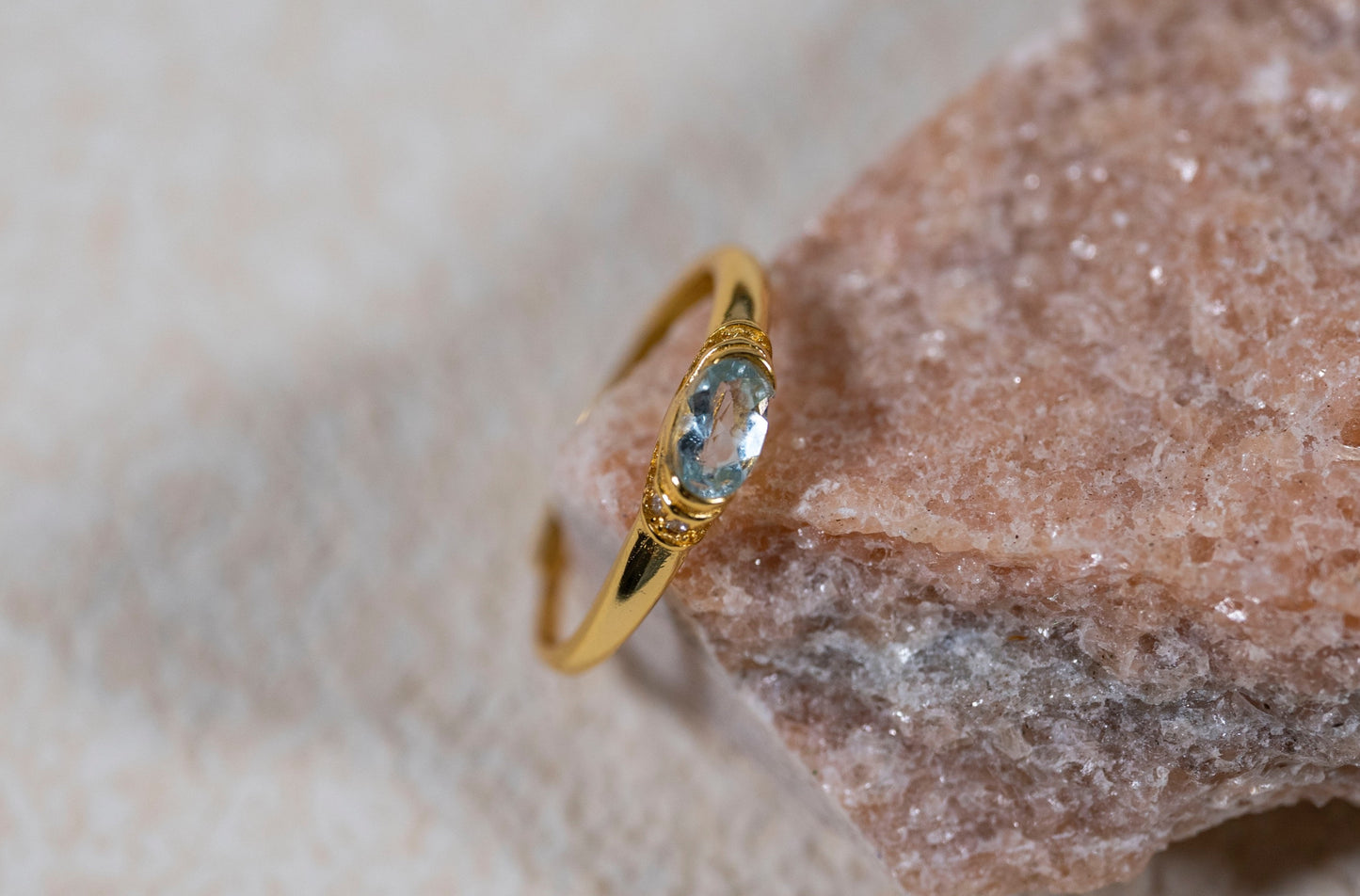 Ocean's Whisper Oval Aquamarine Ring in 18k Gold