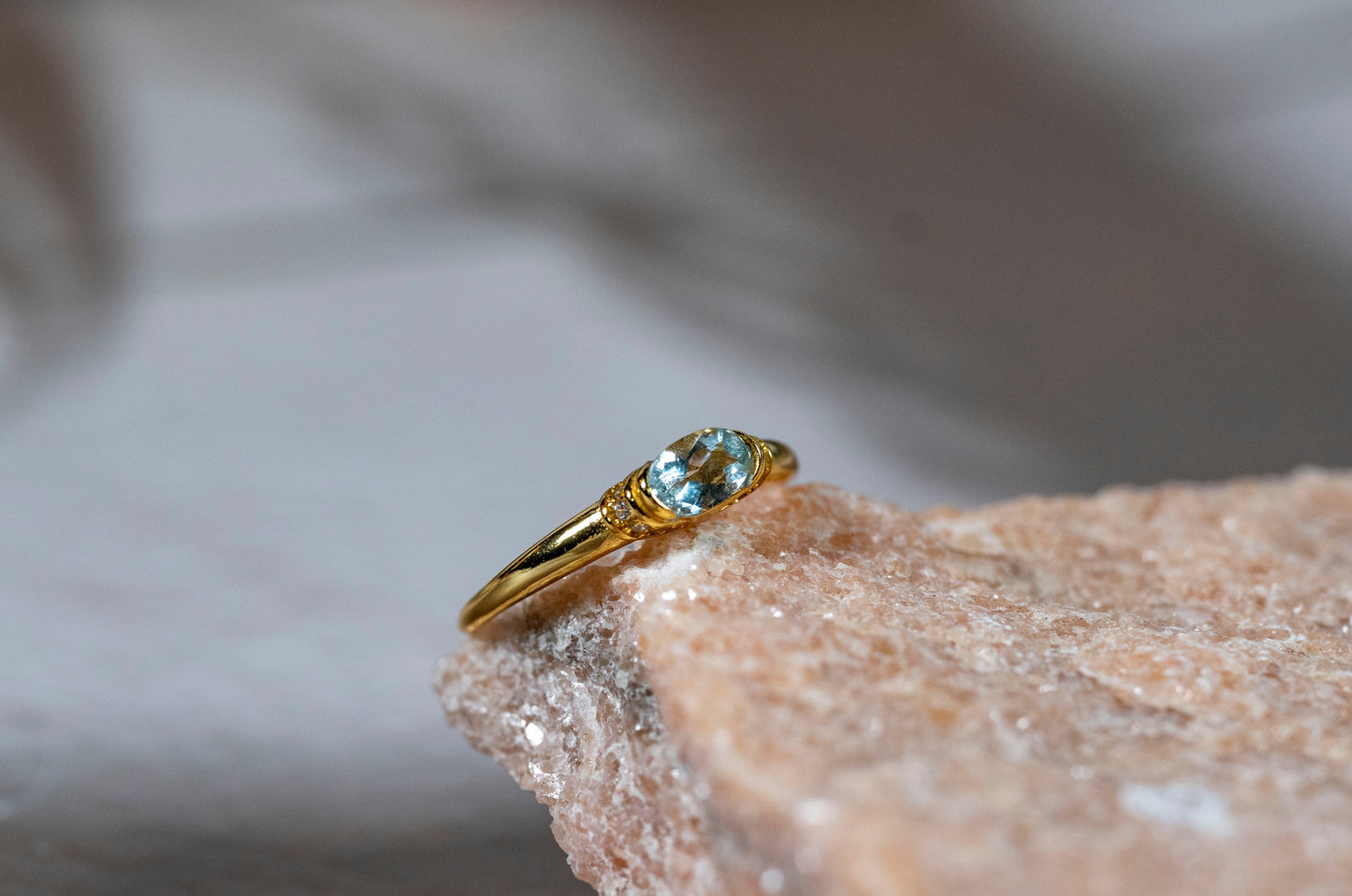 Ocean's Whisper Oval Aquamarine Ring in 18k Gold